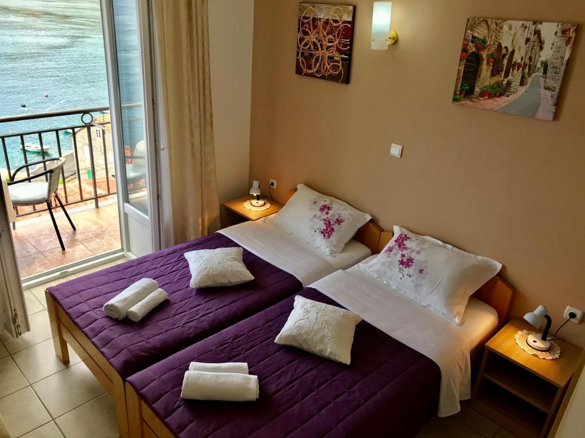 Apartments Okuka Тиват Экстерьер фото
